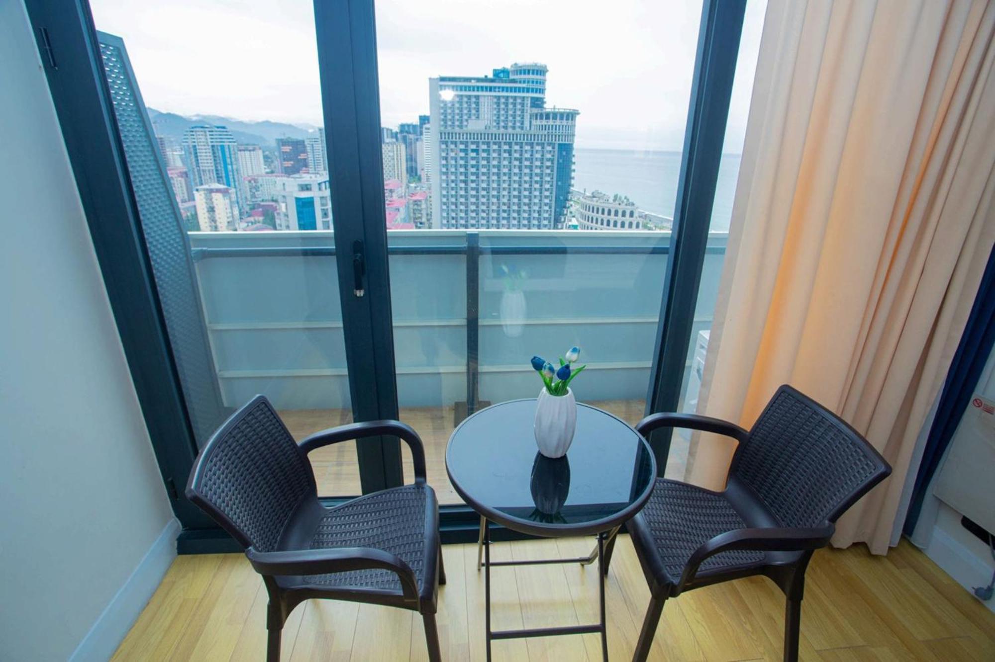 Orbi Aparthotel In บาทูมิ ภายนอก รูปภาพ